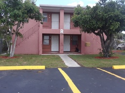 Weekly Rental - Room with shared bathroom - WPB, FL